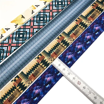 האם אוכל להשיג קורי פוליאסטר ברוחב ובעובי מותאמים אישית?